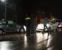 Twee automobilisten botsing op kruising