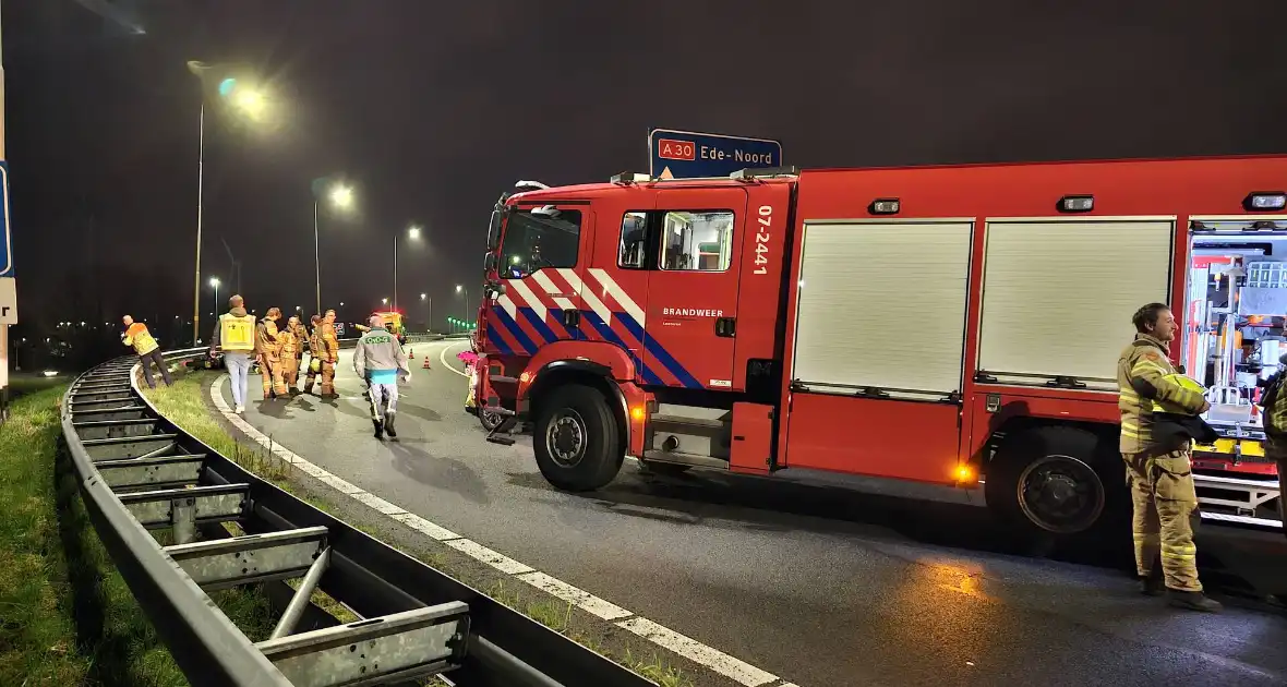 Motorrijder zwaargewond na val op snelweg - Foto 2