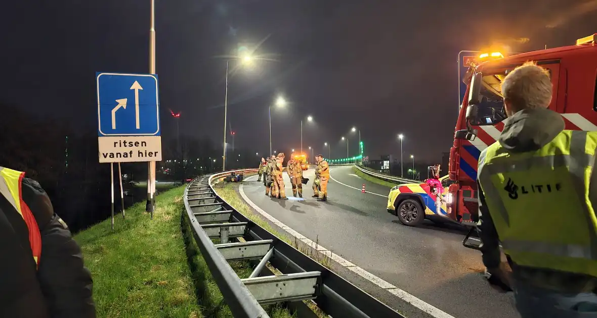 Motorrijder zwaargewond na val op snelweg - Foto 4