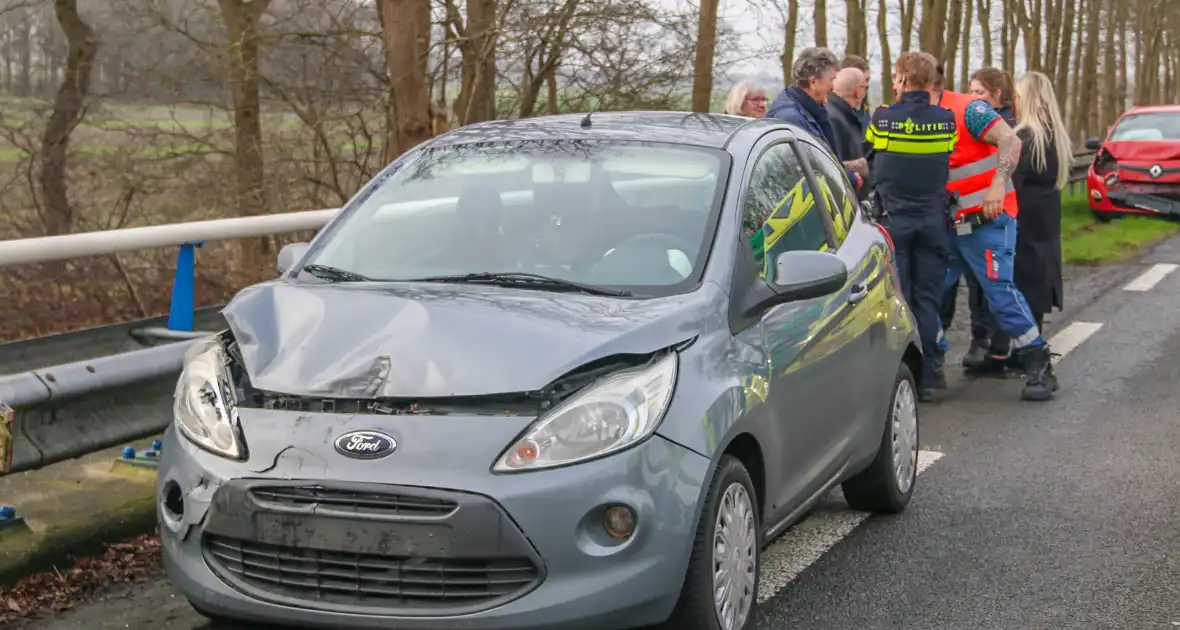 Drie gewonden bij ongeval tussen meerdere voertuigen - Foto 2