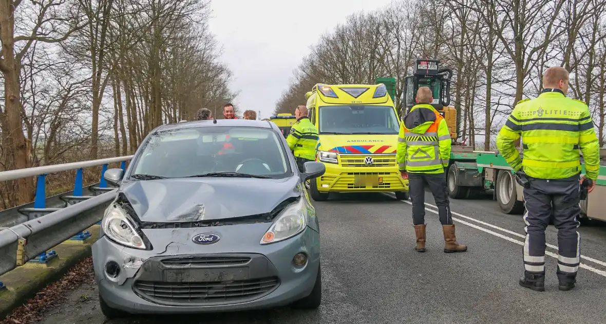 Drie gewonden bij ongeval tussen meerdere voertuigen - Foto 3