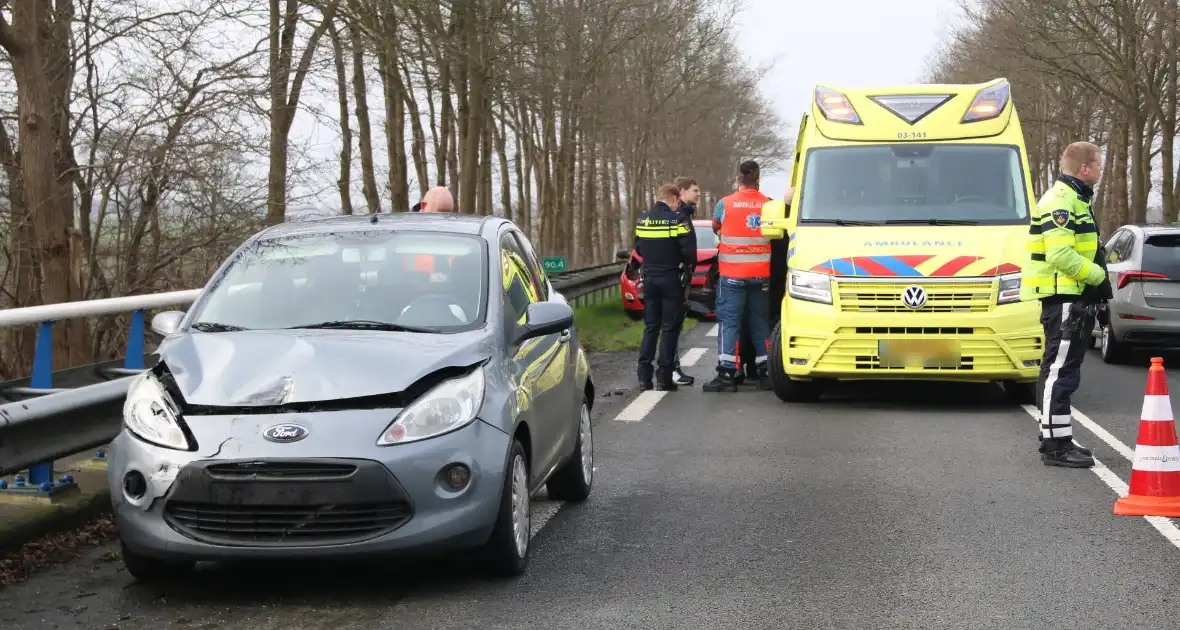 Drie gewonden bij ongeval tussen meerdere voertuigen - Foto 4