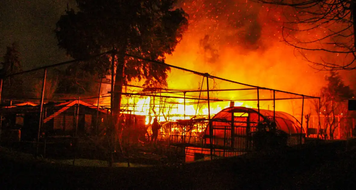 Brandweer ingezet voor uitslaande brand in tuinhuis