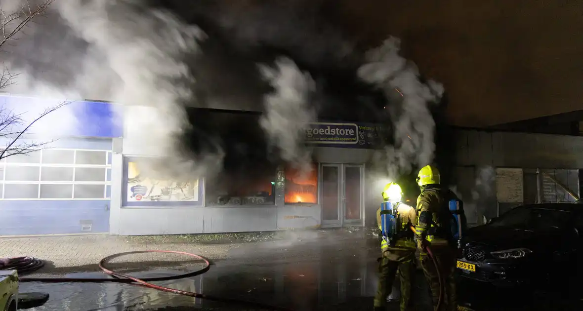 Zeer grote brand in Haarlemse winkel - Foto 12