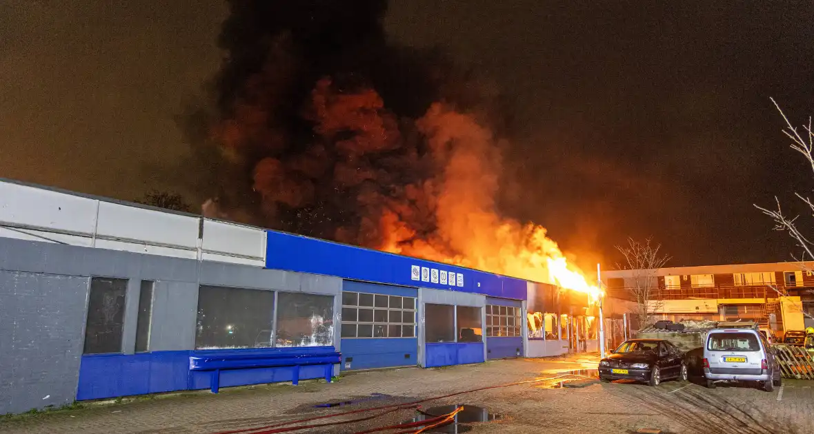 Zeer grote brand in Haarlemse winkel - Foto 7