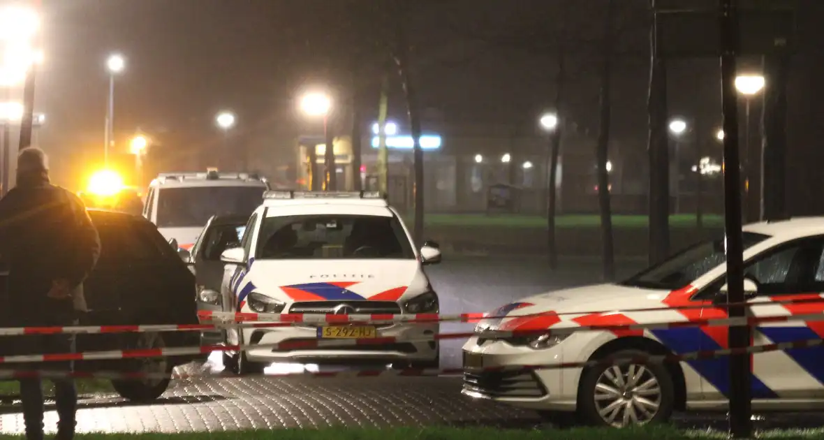 Persoon zwaargewond aangetroffen op straat na steekpartij - Foto 1