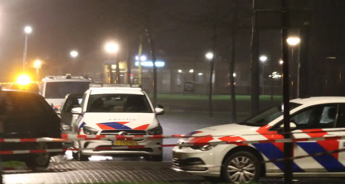 Persoon zwaargewond aangetroffen op straat na steekpartij - Foto 9