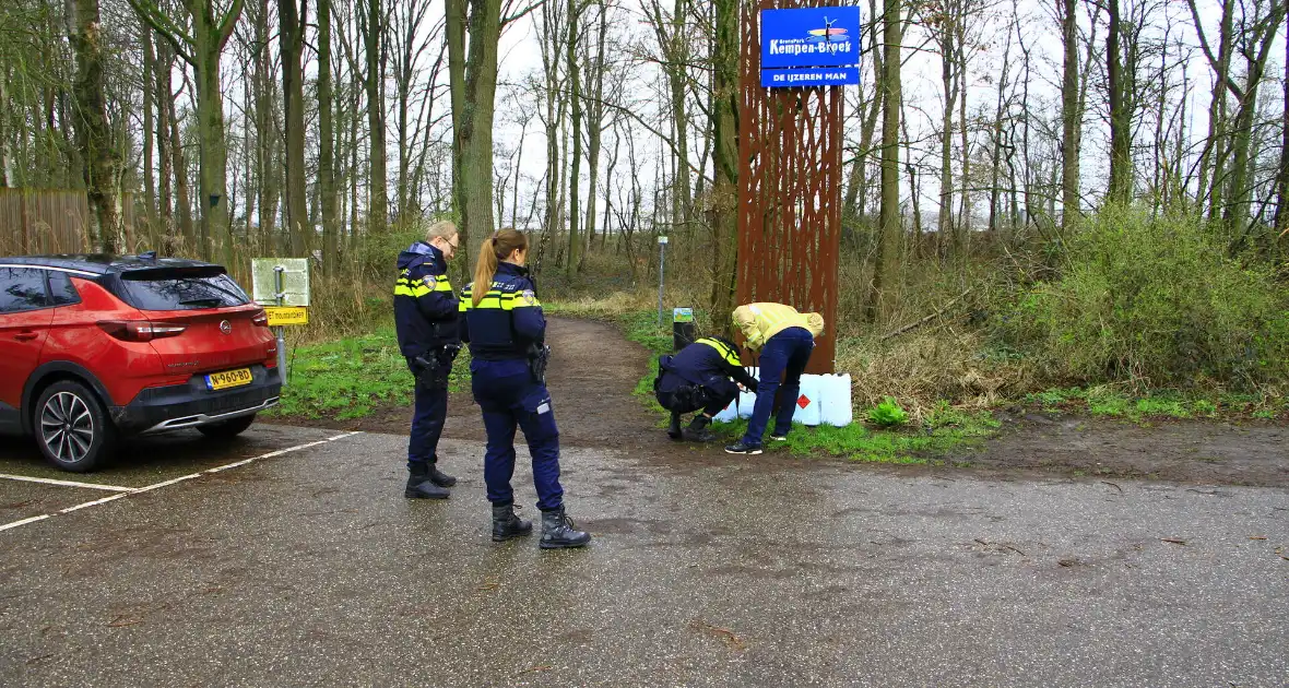 Verdacht materiaal gevonden in bosgebied - Foto 4