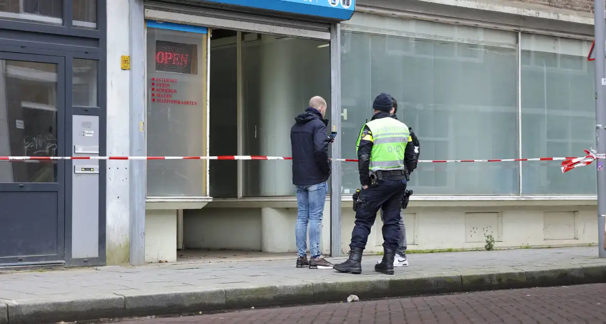 Onderzoek naar aantreffen onbekende stof in leegstaande winkel - Foto 4