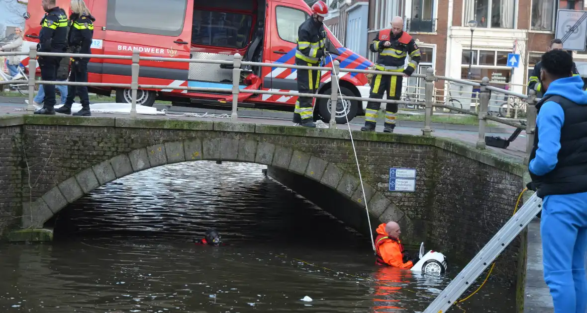 Grote inzet van hulpdiensten door speelgoed auto in het water - Foto 1