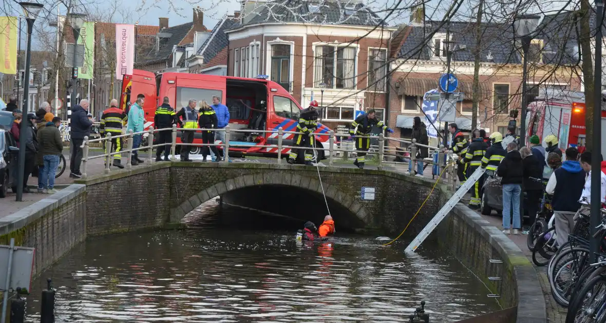 Grote inzet van hulpdiensten door speelgoed auto in het water - Foto 3