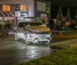 Range Rover zwaar beschadigd bij eenzijdig ongeval