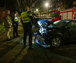 Geparkeerde auto vat vlam na eerder ongeval