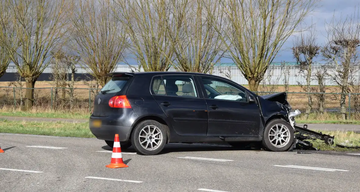 Dronken bestuurder zorgt voor grote schade op kruising - Foto 3