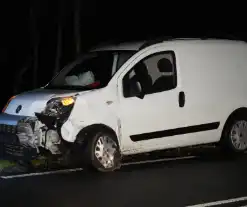 Bestelbussen flink beschadigd bij ongeval