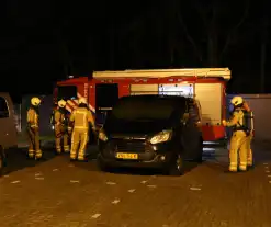 Brand in bestelbus snel onder controle