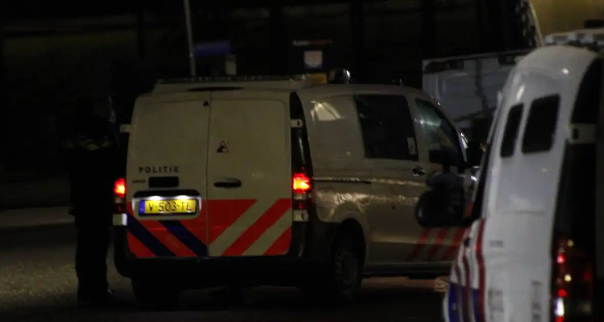 Massale politie-inzet voor steekpartij - Foto 1