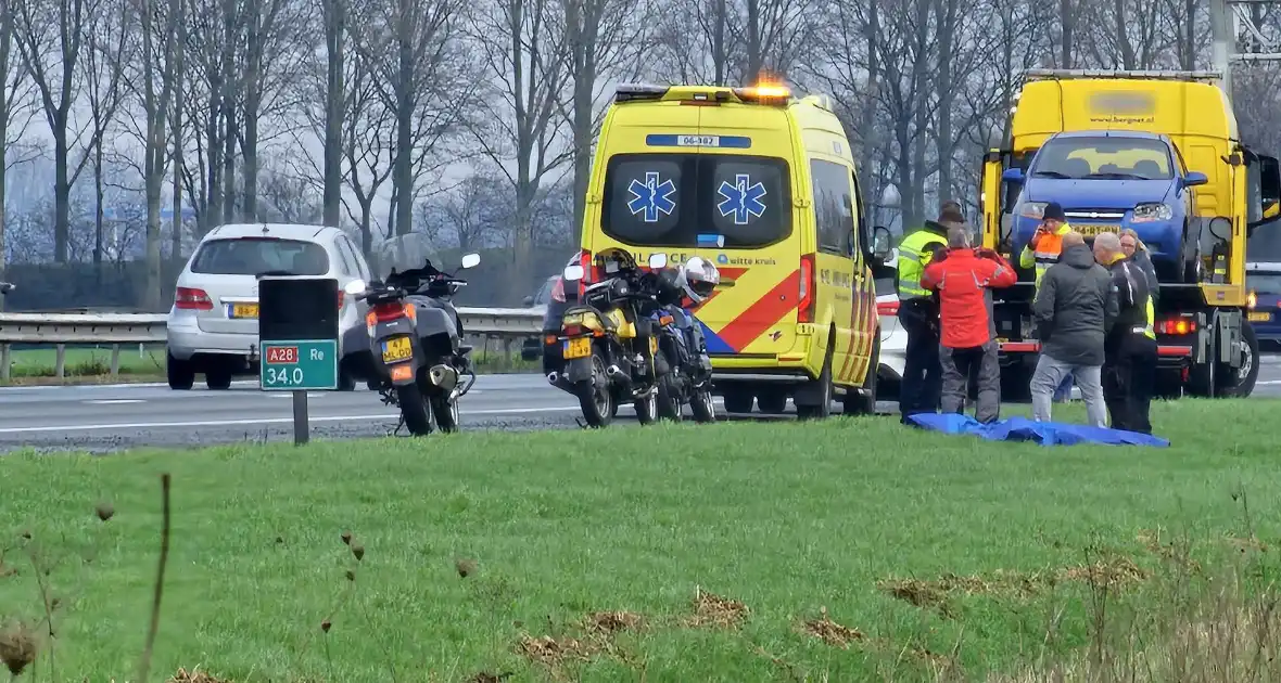 Motorrijder ten gewond op snelweg - Foto 1