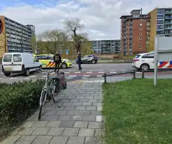 Fietser en bestuurder in botsing bij oversteekplaats