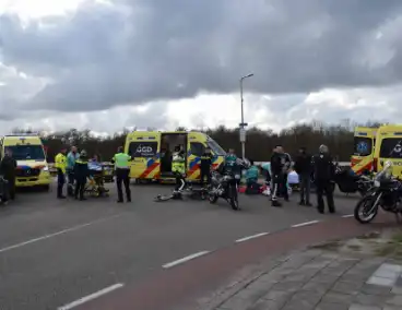 Meerdere gewonden bij ongeval tussen motorrijder en personen op tandem