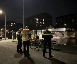 Hulpdiensten starten zoekactie na het aantreffen van een fiets langs de waterkant