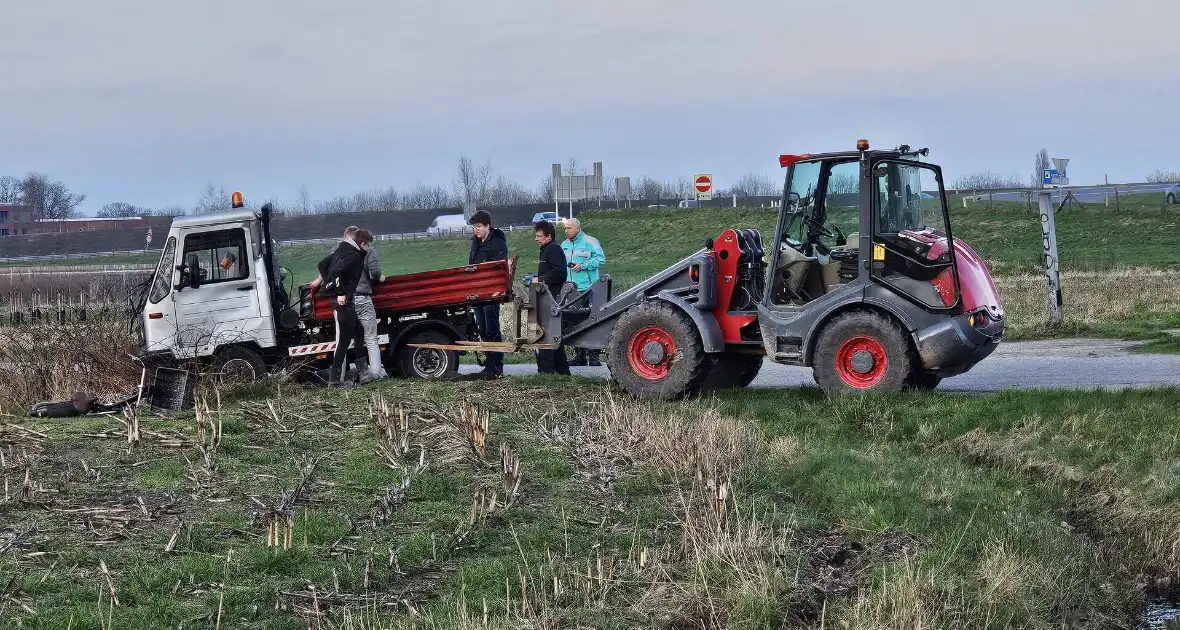 Gekantelde landbouwvoertuig plet fiets - Foto 5