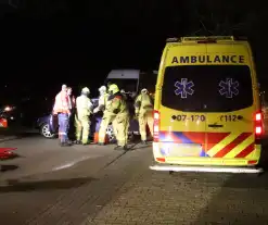 Persoon bekneld na aanrijding met boom