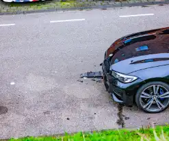 Explosie bij geparkeerde BMW-auto in Nieuwland