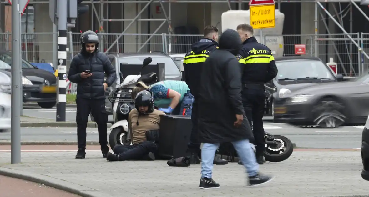 Maaltijdbezorger gewond bij ongeval - Foto 1