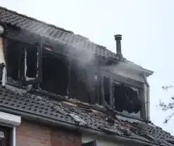 Zolderverdieping van woning verwoest door brand