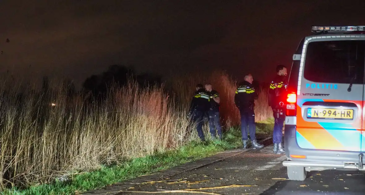 Automobilist verliest macht over stuur en belandt in het water