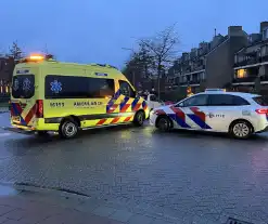 Fietser hard ten val in gladde bocht