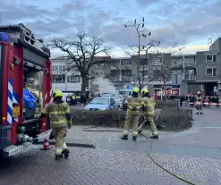 Brandweer dooft brand in kofferbak