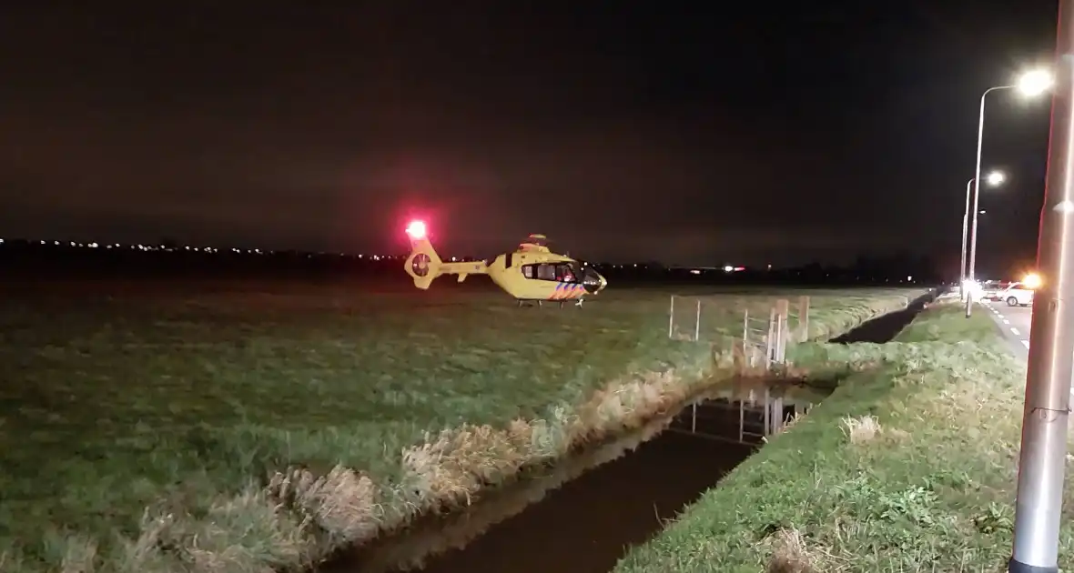 Brommerrijder gewond bij botsing met automobilist, traumahelikopter geland - Foto 4