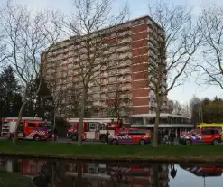 Zeer grote brand in zorgcomplex, mensen en dieren geëvacueerd door brandweer