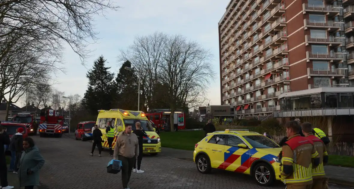 Zeer grote brand in zorgcomplex, mensen en dieren geëvacueerd door brandweer - Foto 2