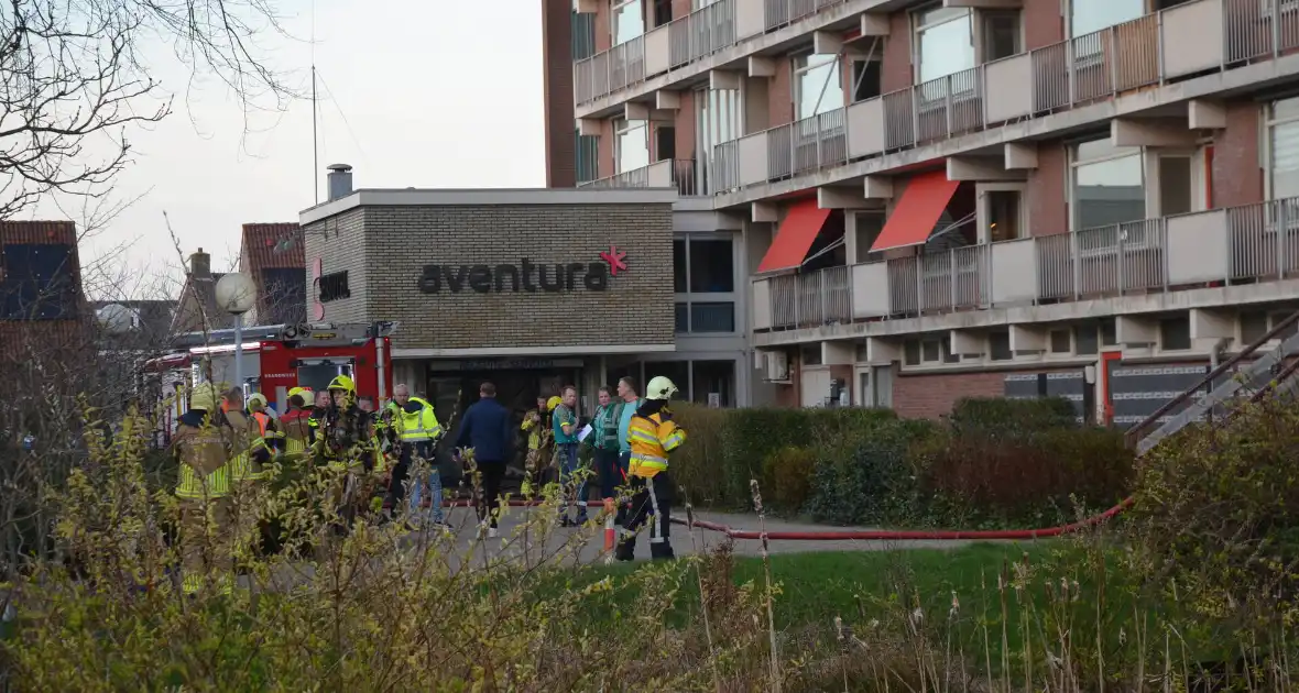 Zeer grote brand in zorgcomplex, mensen en dieren geëvacueerd door brandweer - Foto 3