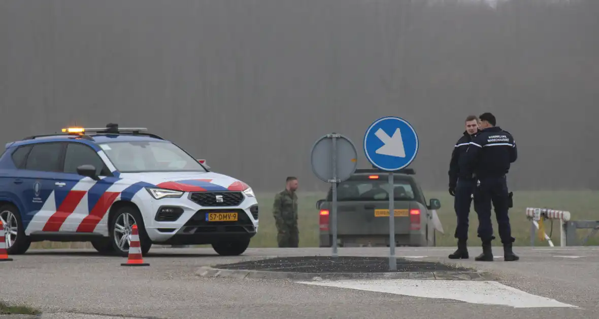 Hulpdiensten groots ingezet na aantreffen verdacht pakket - Foto 5