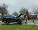 Auto vat vlam tweede auto in veiligheid gebracht