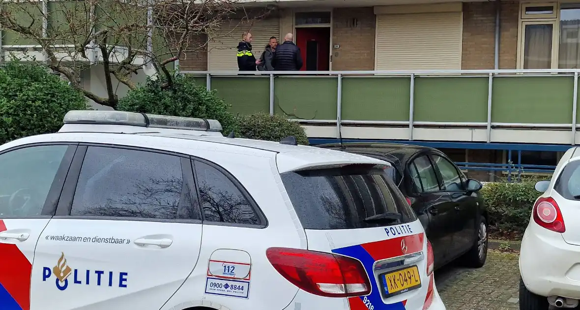 Politie onderzoekt explosie bij flat - Foto 2
