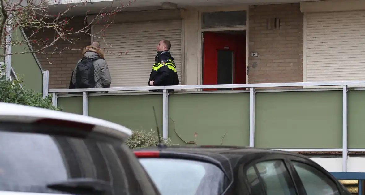 Politie onderzoekt explosie bij flat - Foto 3