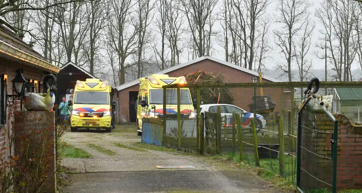 Persoon ernstig gewond na val van ladder