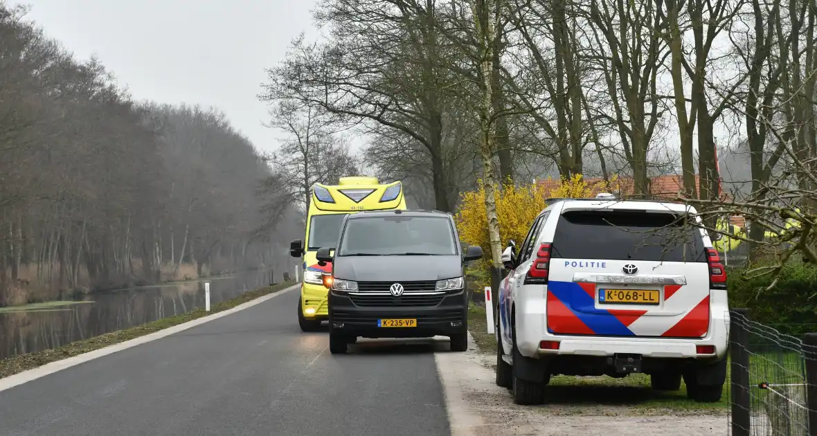 Persoon ernstig gewond na val van ladder - Foto 1