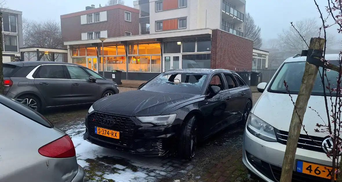 Audi compleet verwoest door brand - Foto 2