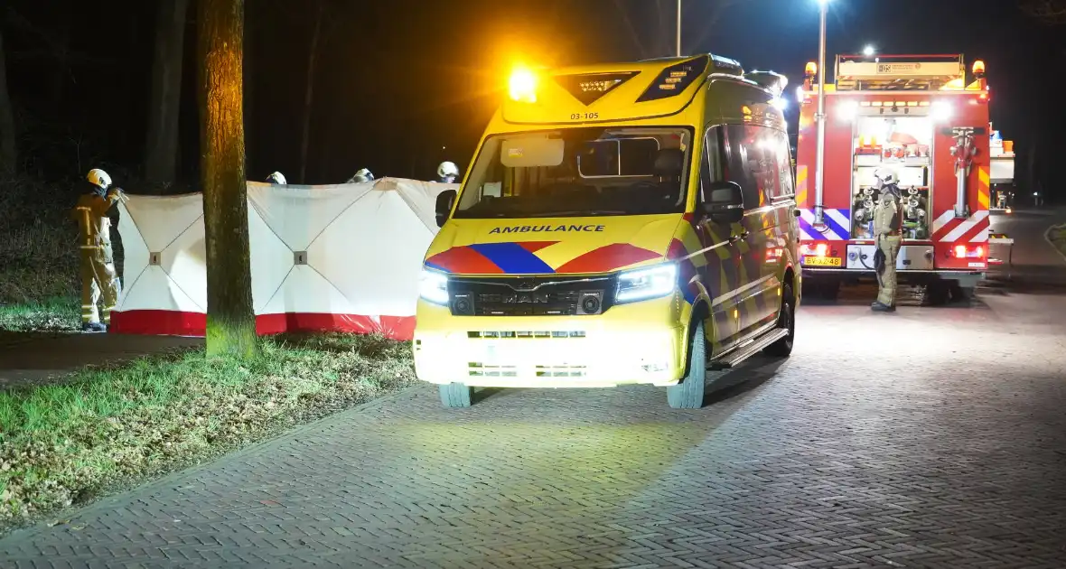 Meisje bekneld in fiets bij ongeval met andere fiets - Foto 4