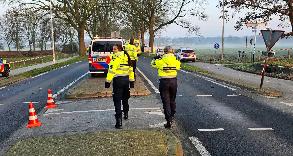 Fietser raakt zwaargewond bij aanrijding met bestelbus - Foto 3