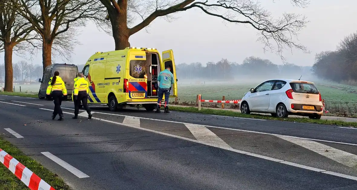 Fietser raakt zwaargewond bij aanrijding met bestelbus - Foto 4