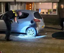 Onderzoek naar brandstichting onder auto