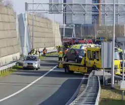 Ongeval op snelweg tussen meerdere voertuigen