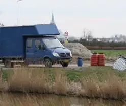 Onderzoek naar gedumpte vaten met mogelijk drugsafval